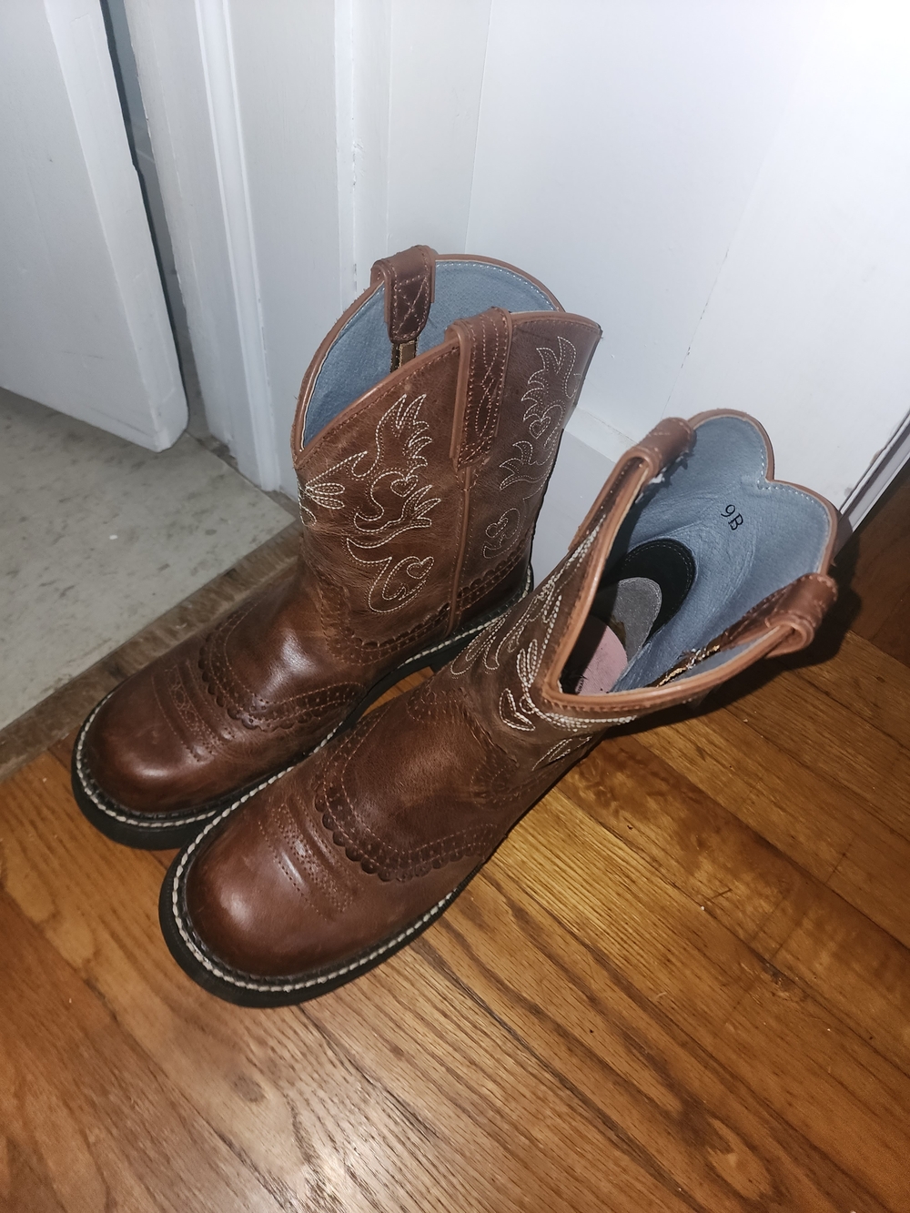 Ariat Womens Ankle Cowboy Boots - 9US 7UK